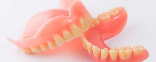 akrilatna proteza za zube